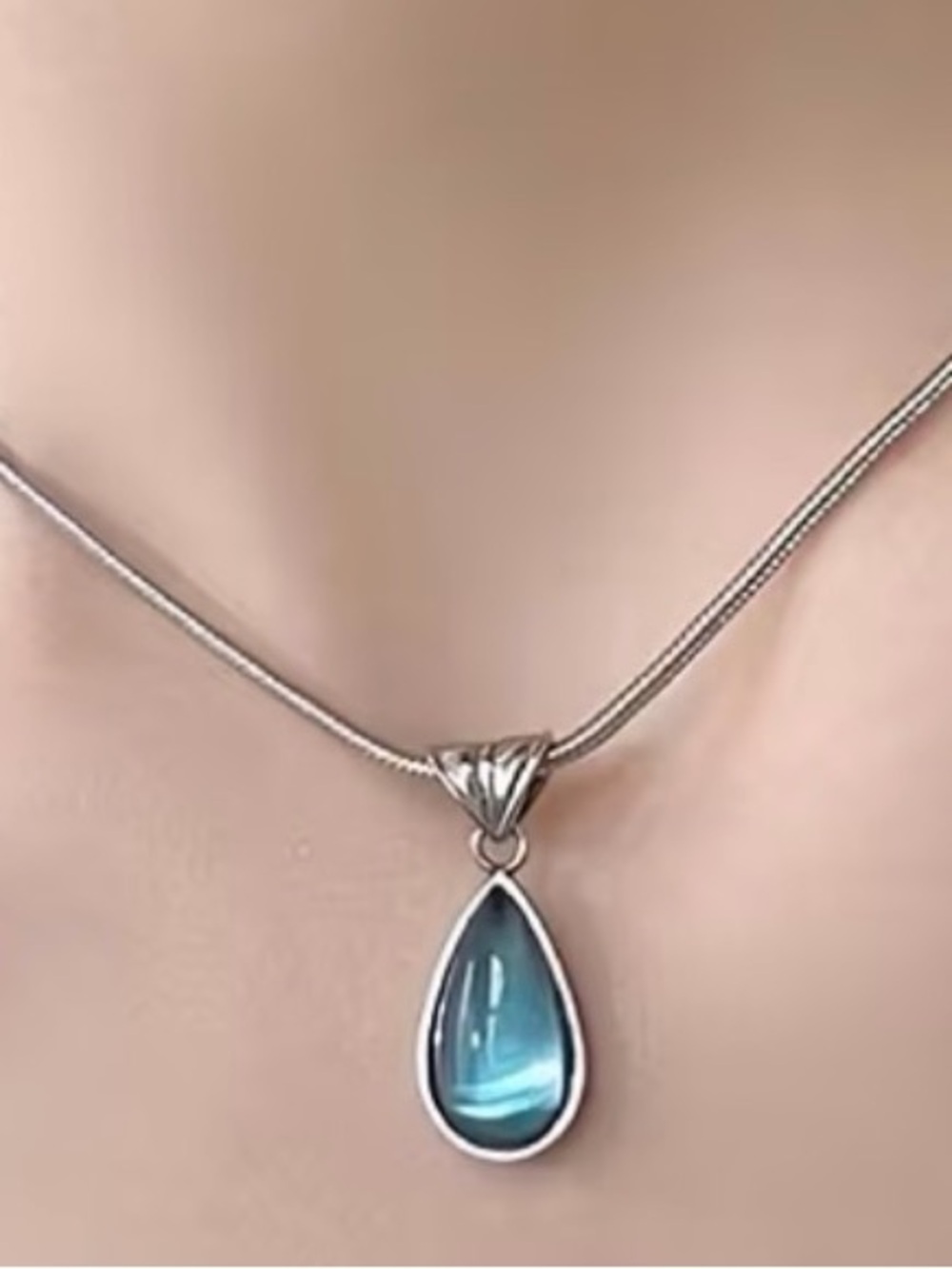 NEW Green Light Blue Teardrop Pendant Necklace Silver Tone 18” Adjustable